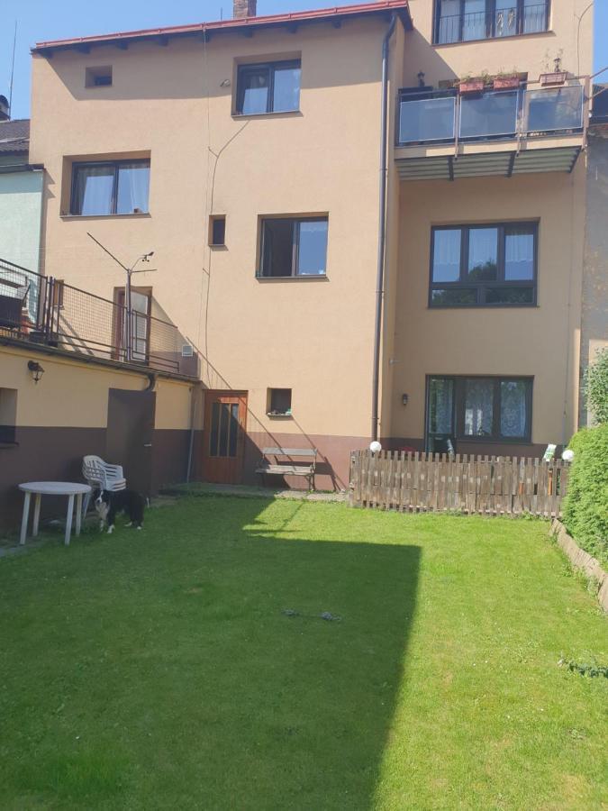 Apartman Beseda Lägenhet Velke Porici Exteriör bild
