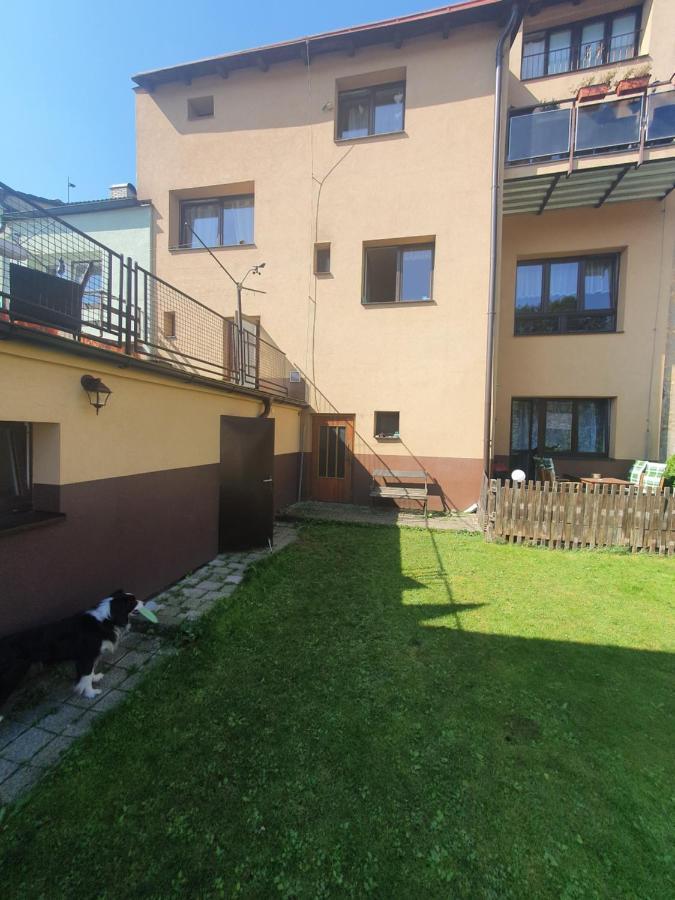Apartman Beseda Lägenhet Velke Porici Exteriör bild